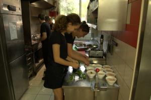 Učenci kuhali v hotelski kuhinji 18